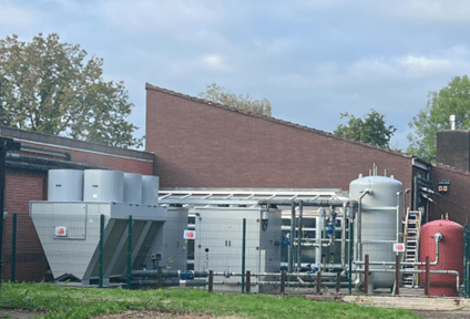 Cascade high temp heat pump