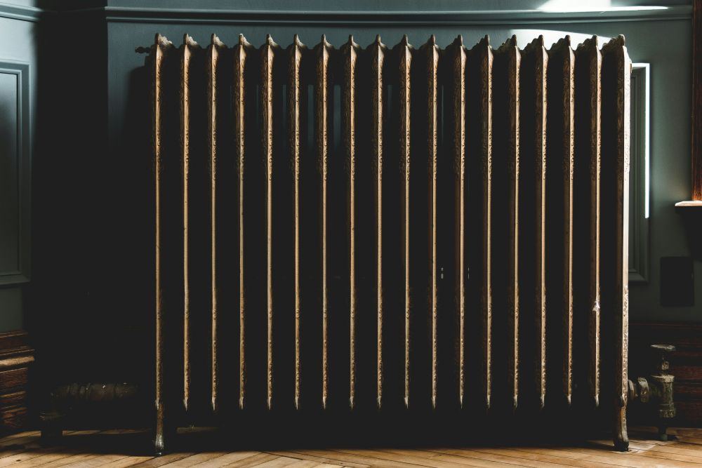Do heat pumps work with radiators?